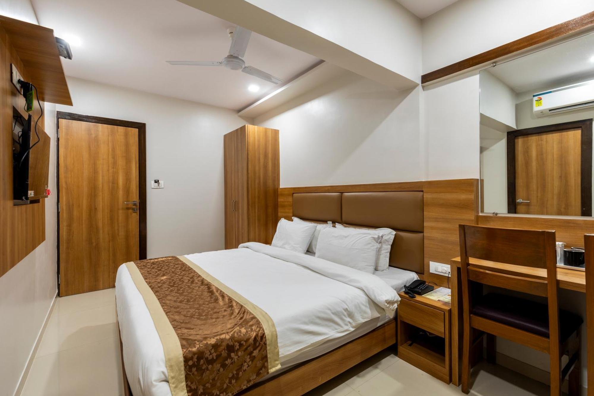 Hotel Embassy Park - Bkc Bombaj Zewnętrze zdjęcie