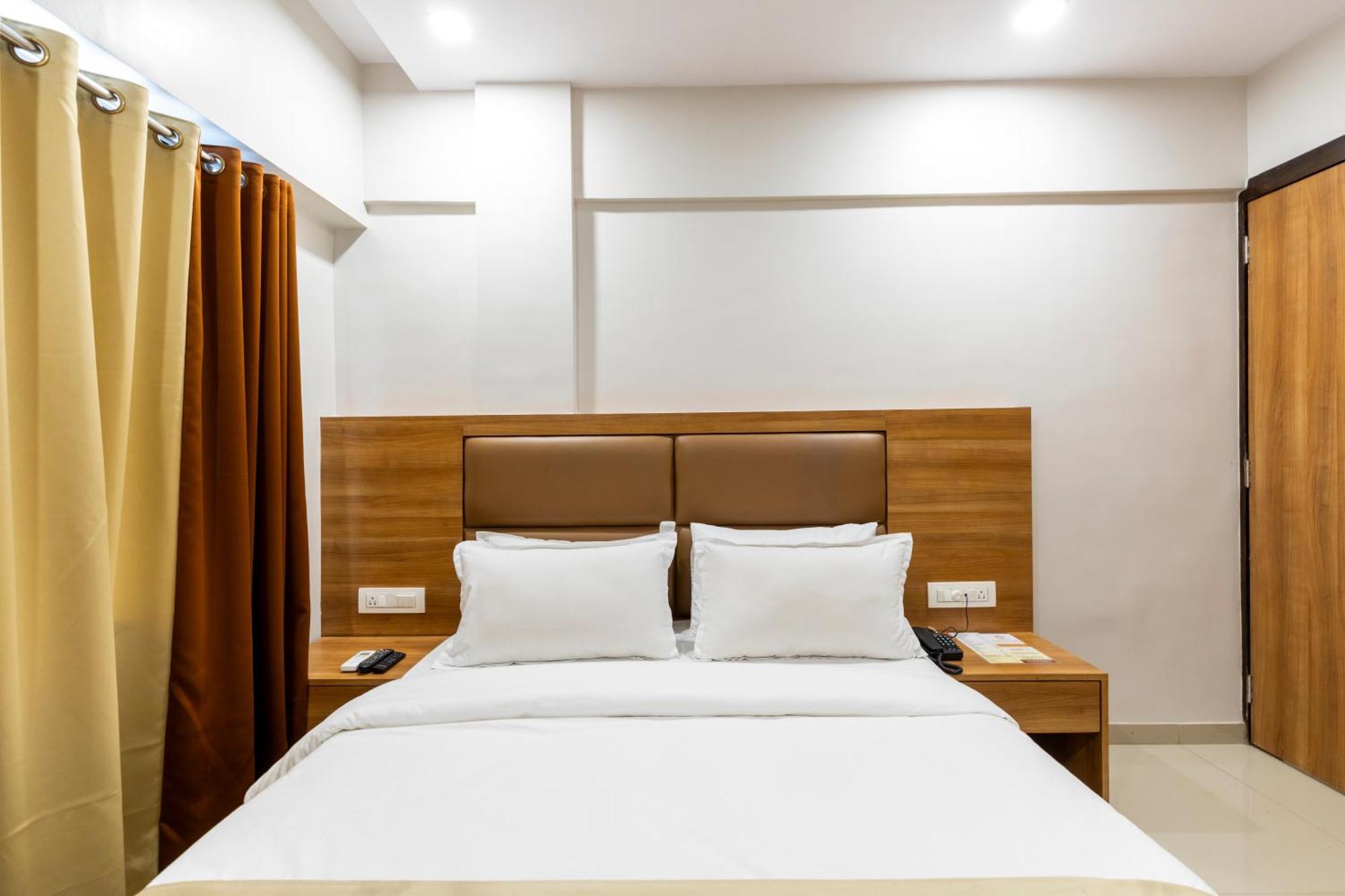 Hotel Embassy Park - Bkc Bombaj Zewnętrze zdjęcie