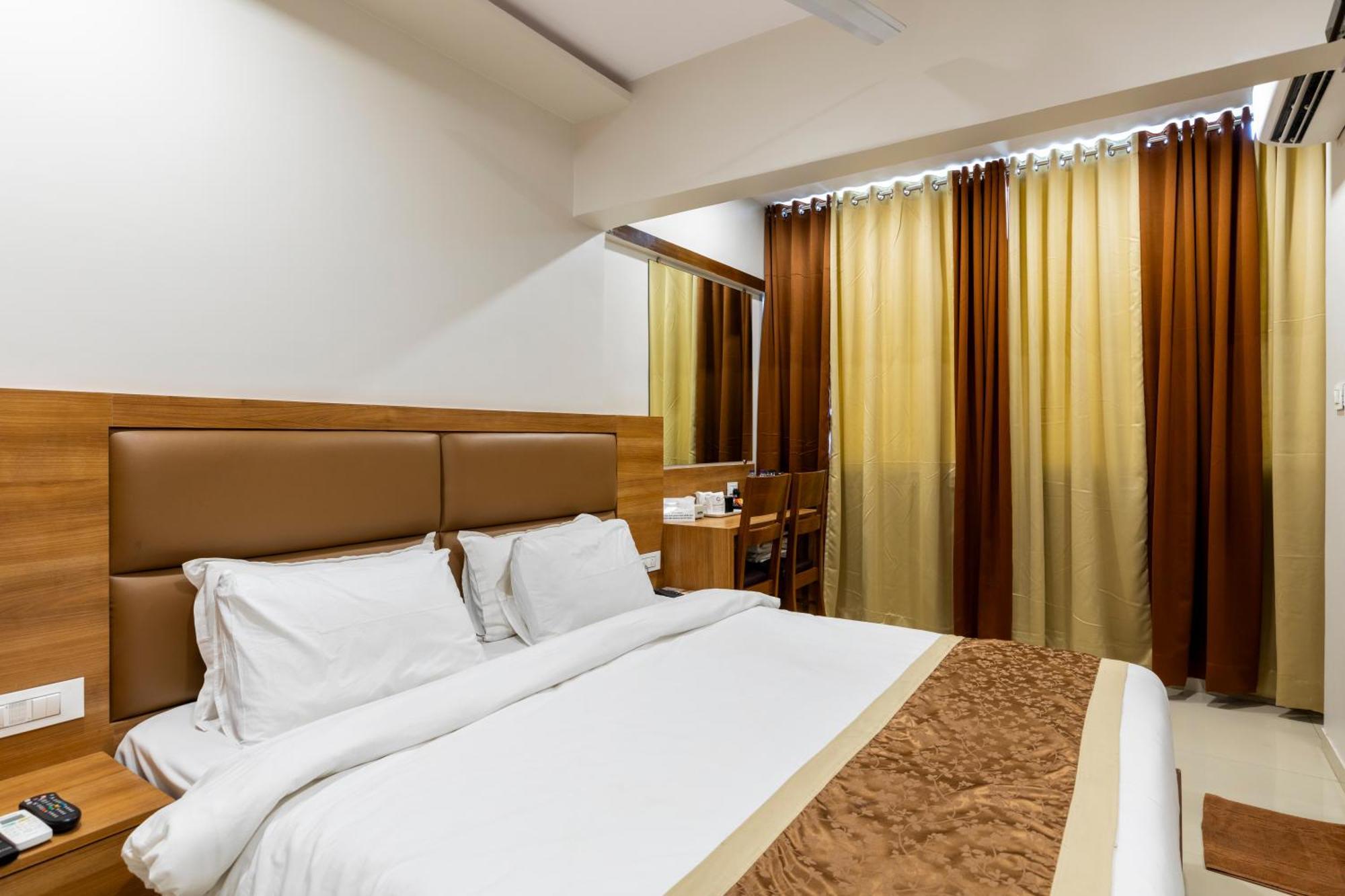Hotel Embassy Park - Bkc Bombaj Zewnętrze zdjęcie